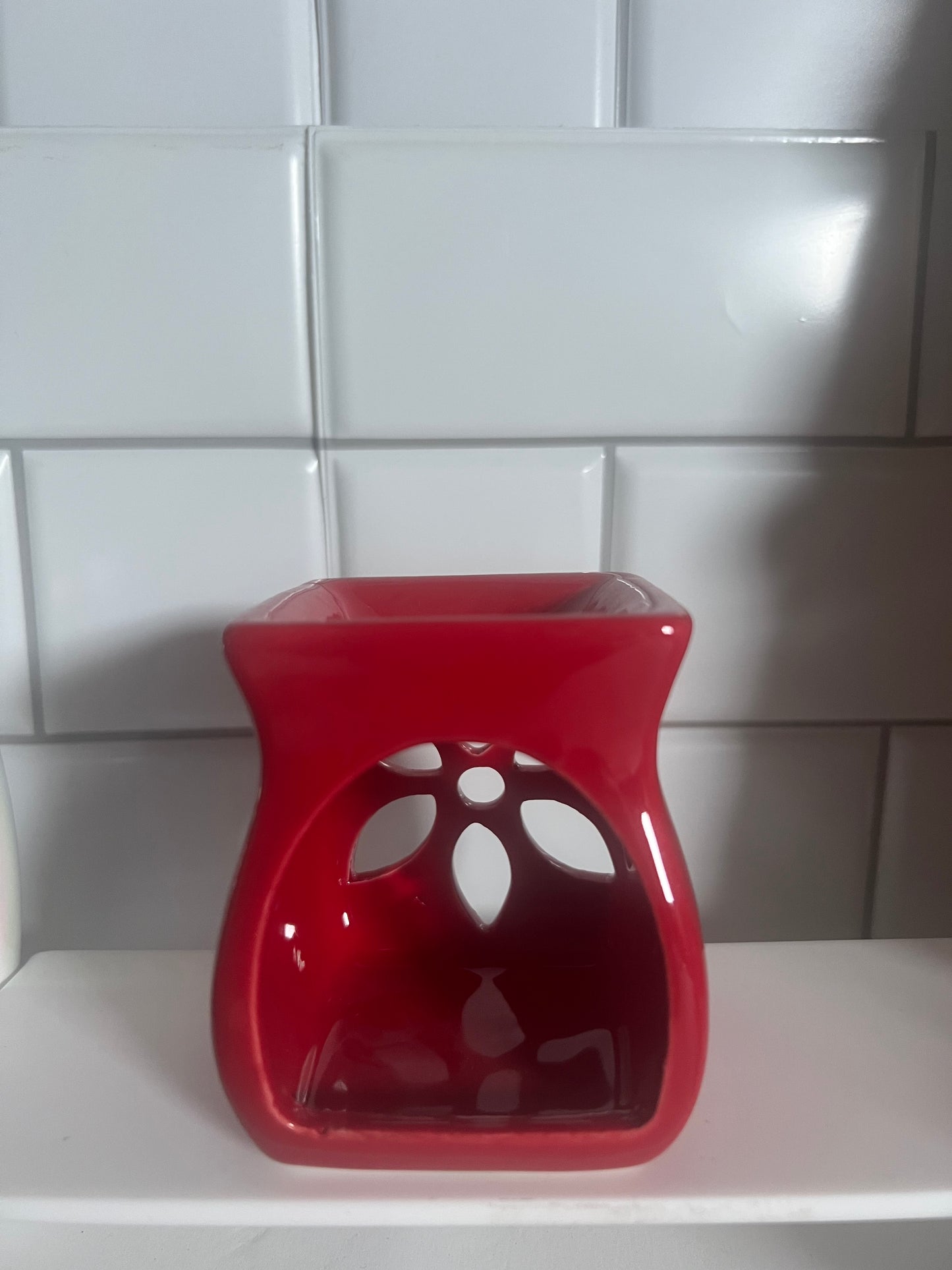 Red Wax Warmer l Included 2 tealights